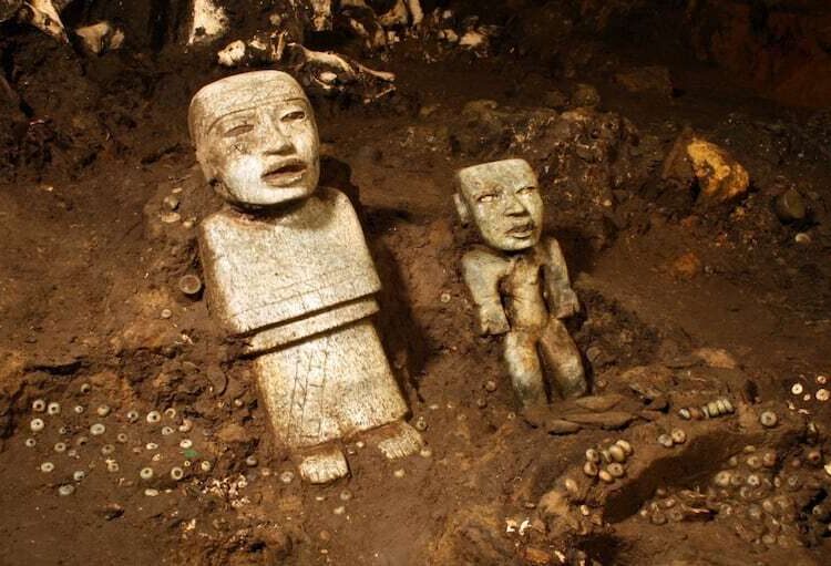 Ancient Teotihuacan Tunnel Reveals Thousands of Ritual Objects and Possible Royal Tombs